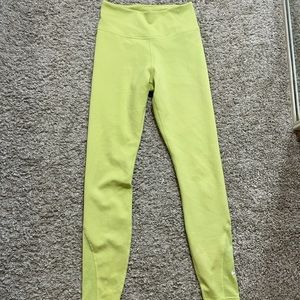 NIKE HIGH RISE BRIGHR YELLOW LEGGINGS